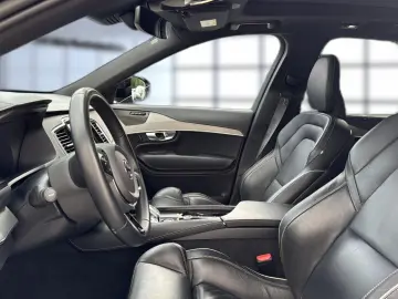 XC 90 Plus Dark AWD Bluetooth LED Vollleder