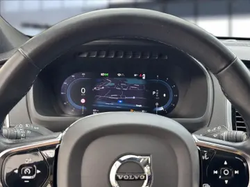 XC 90 Plus Dark AWD Bluetooth LED Vollleder