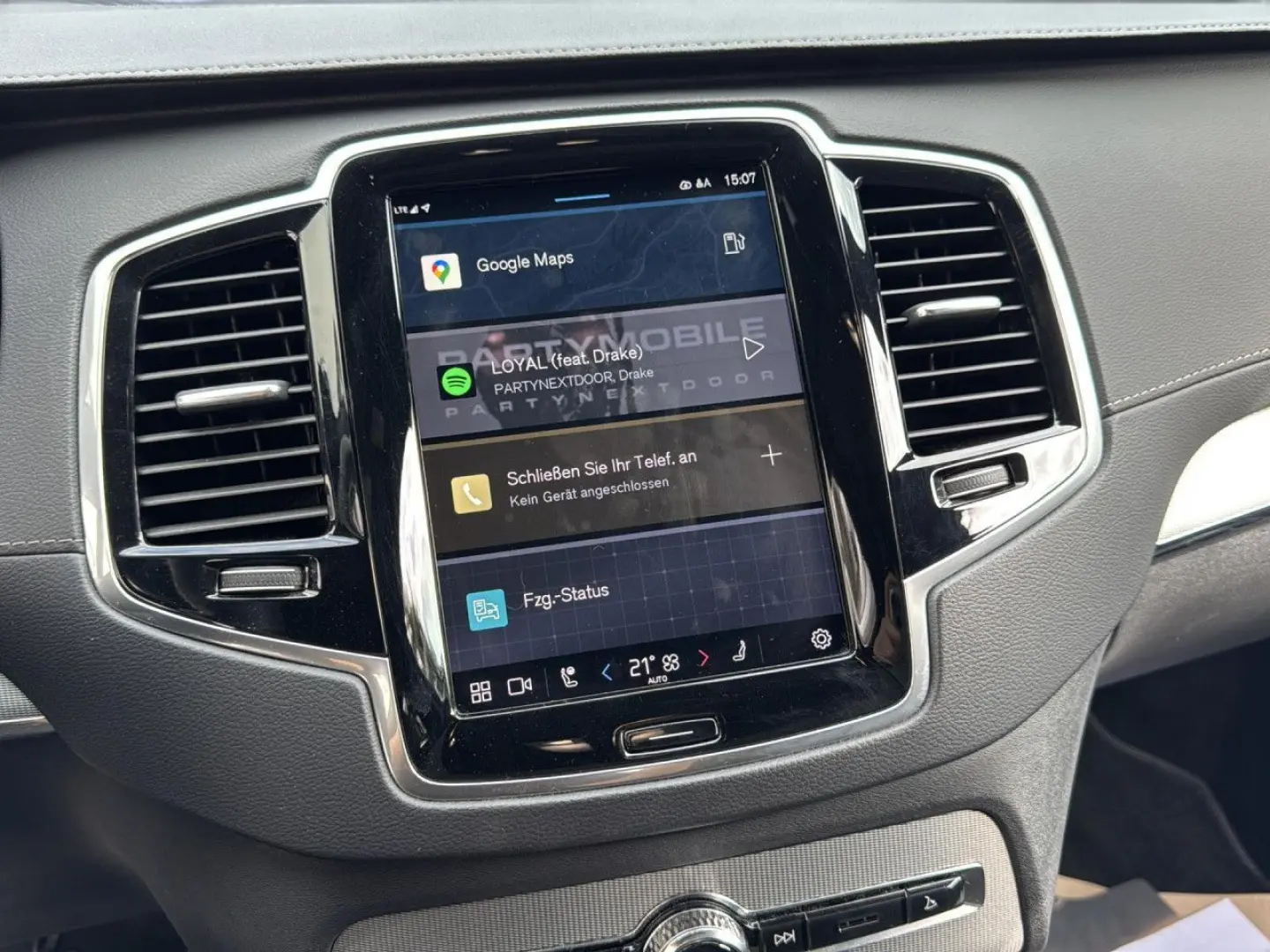 XC 90 Plus Dark AWD Bluetooth LED Vollleder