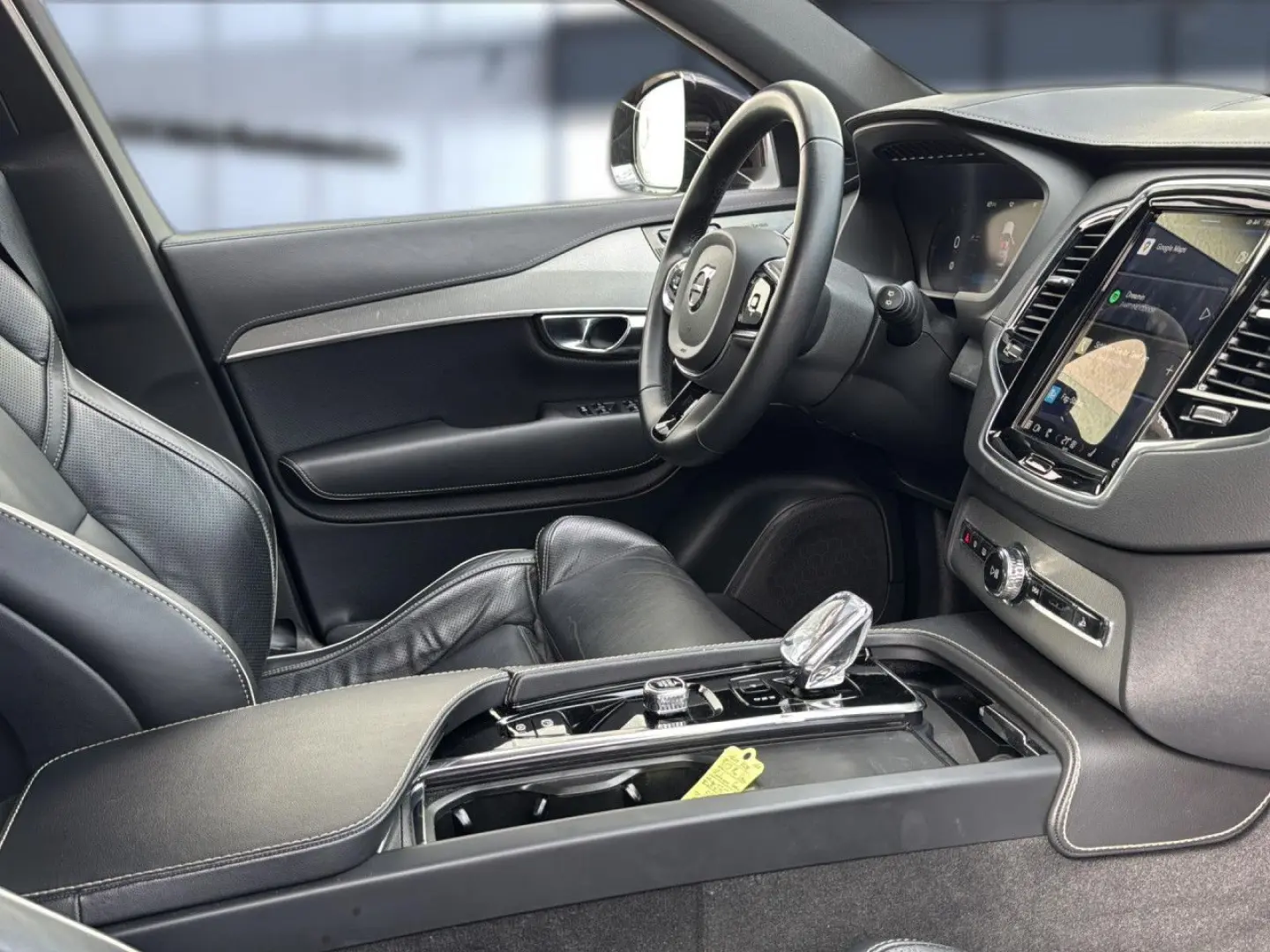 XC 90 Plus Dark AWD Bluetooth LED Vollleder