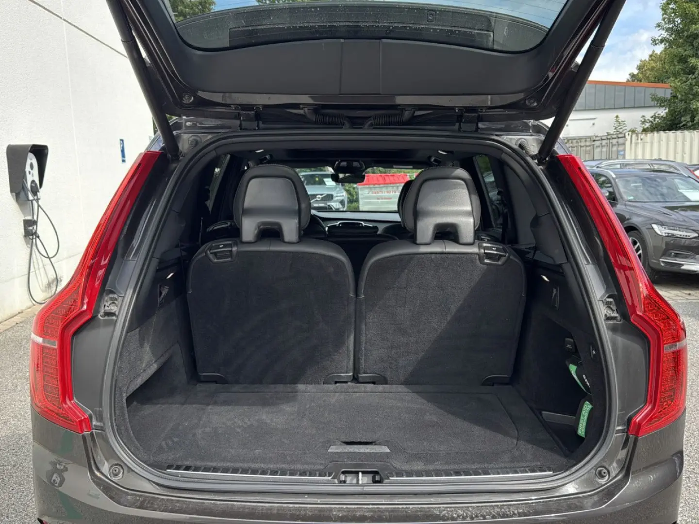 XC 90 Plus Dark AWD Bluetooth LED Vollleder