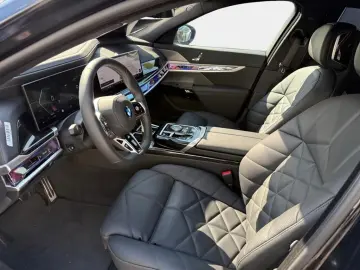 740d xDrive M Sport