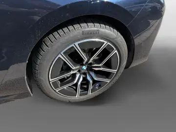 740d xDrive M Sport