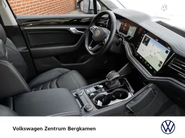 Touareg V6 LEDER ACC AHK eKLAPPE eSITZE NAVI DAB