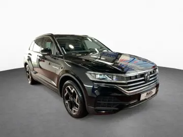 Touareg 3.0 TDI DSG 4M LED+KAMERA+AHK+LUFT+ACC+
