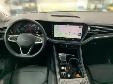 Touareg 3.0 TDI DSG 4M LED+KAMERA+AHK+LUFT+ACC+