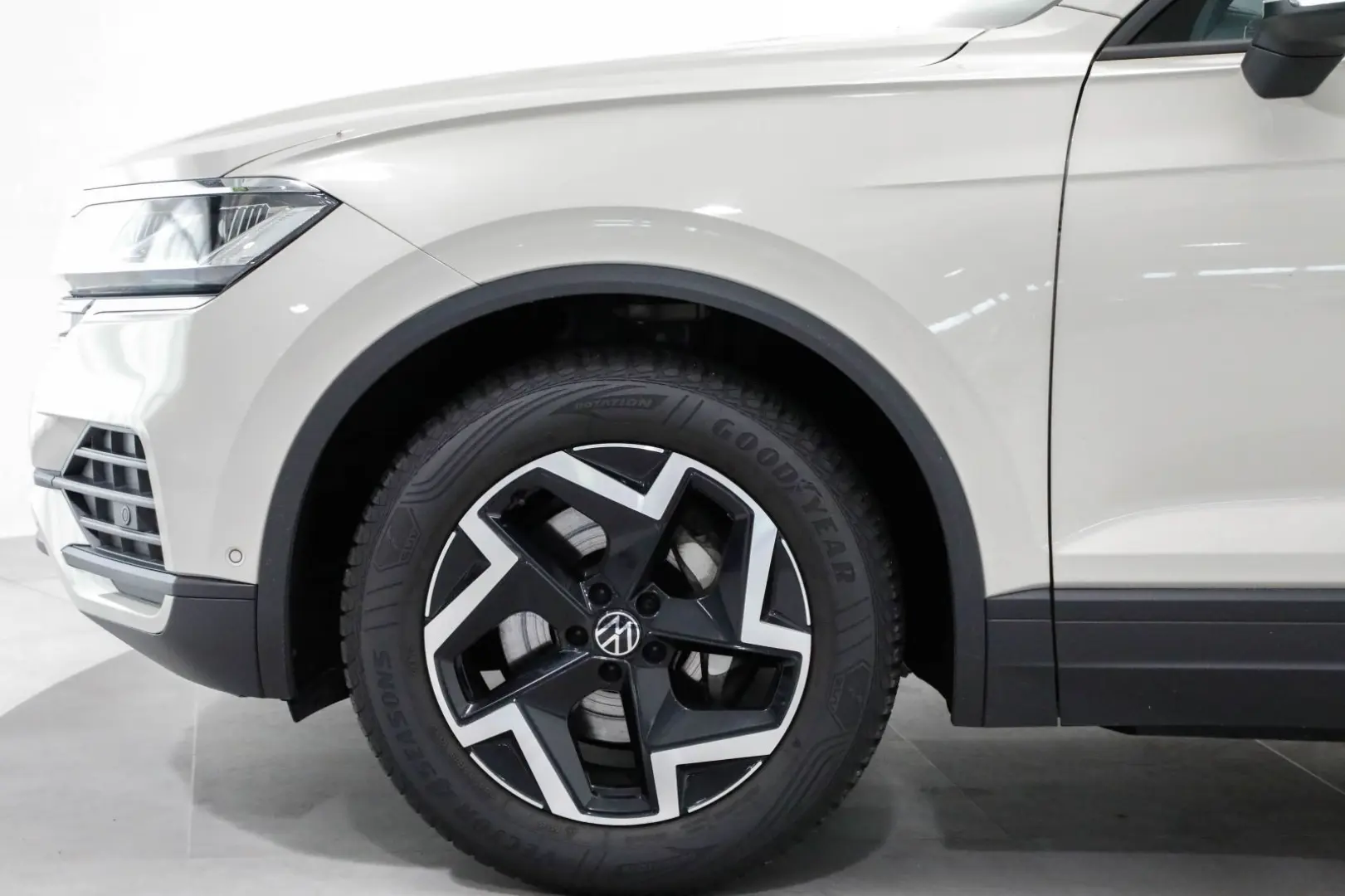 Touareg 3.0 TDI 4M AHK Luft Navi Kamera Virtual
