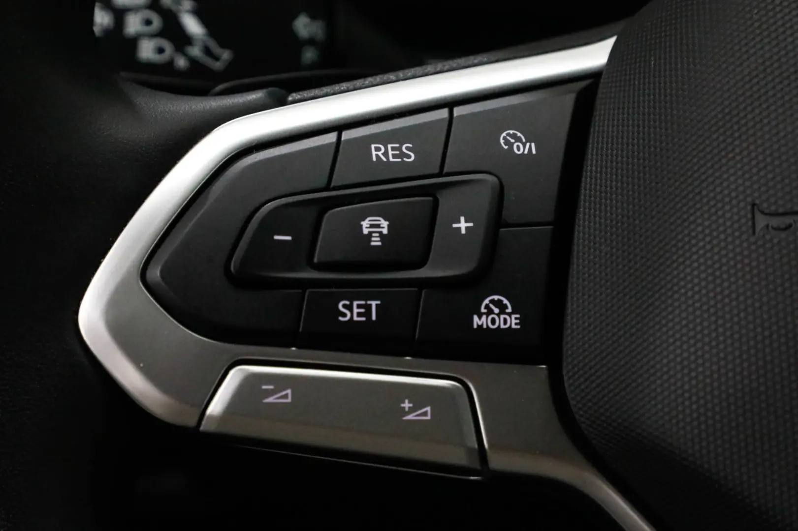 Touareg 3.0 TDI 4M AHK Luft Navi Kamera Virtual