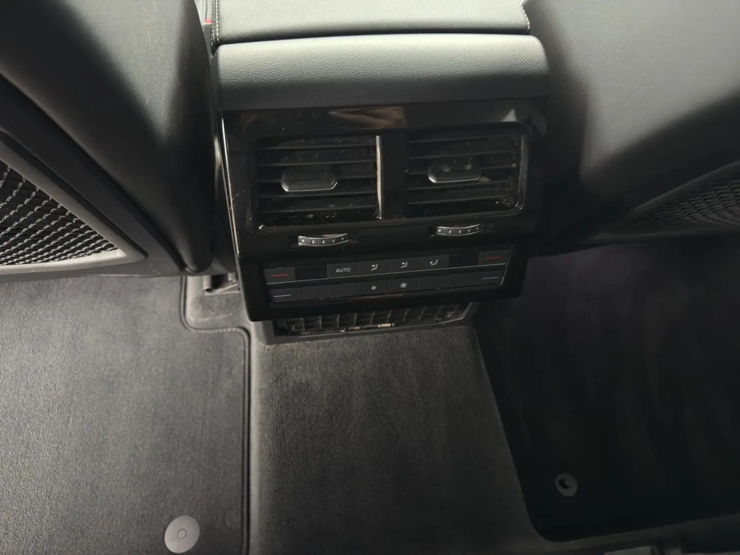 Touareg 3.0 TDI 4MOTION Elegance | LUFT | AHK |