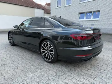 Audi A8 50TDI quattro S-LINE/B&O/AHK/MATRIX/OLED