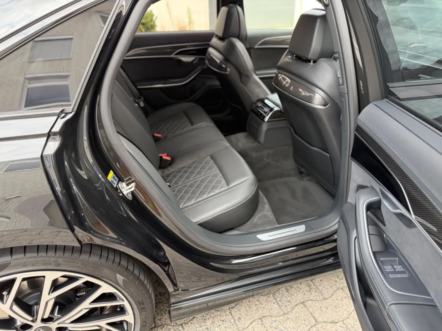 Audi A8 50TDI quattro S-LINE/B&O/AHK/MATRIX/OLED
