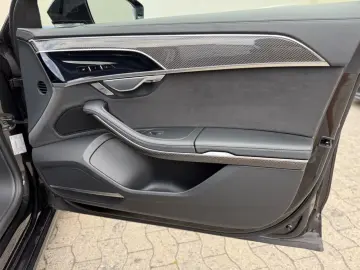 Audi A8 50TDI quattro S-LINE/B&O/AHK/MATRIX/OLED