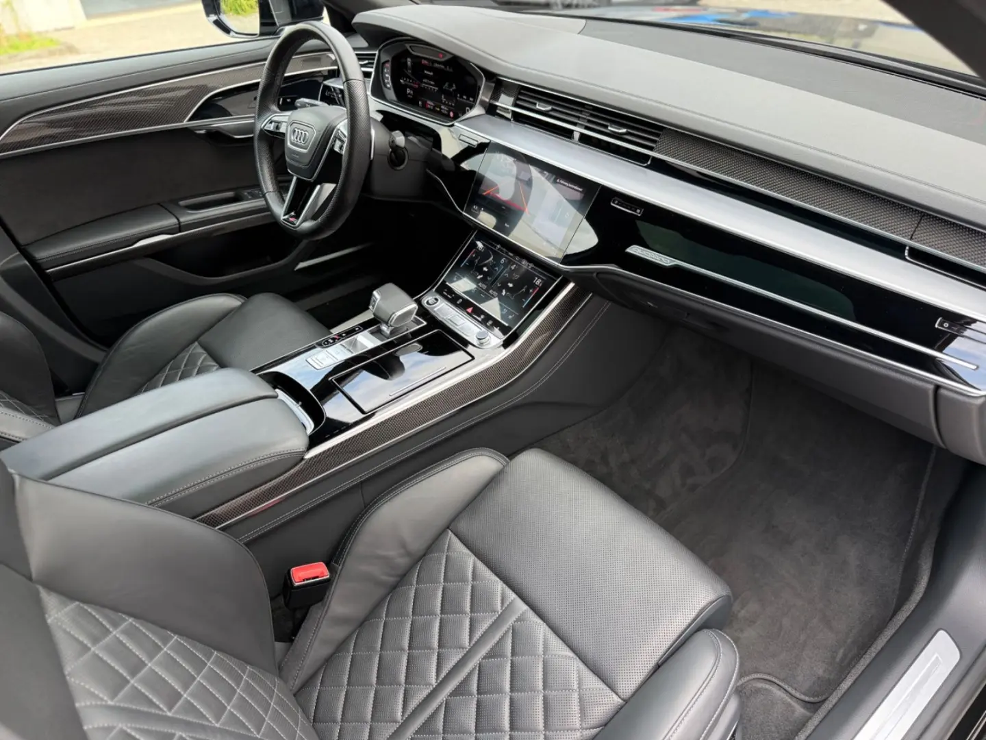 Audi A8 50TDI quattro S-LINE/B&O/AHK/MATRIX/OLED