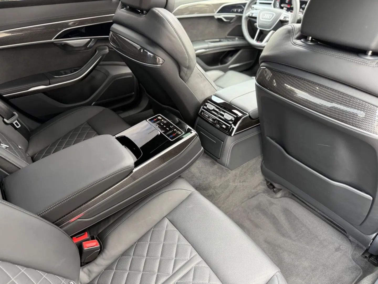 Audi A8 50TDI quattro S-LINE/B&O/AHK/MATRIX/OLED