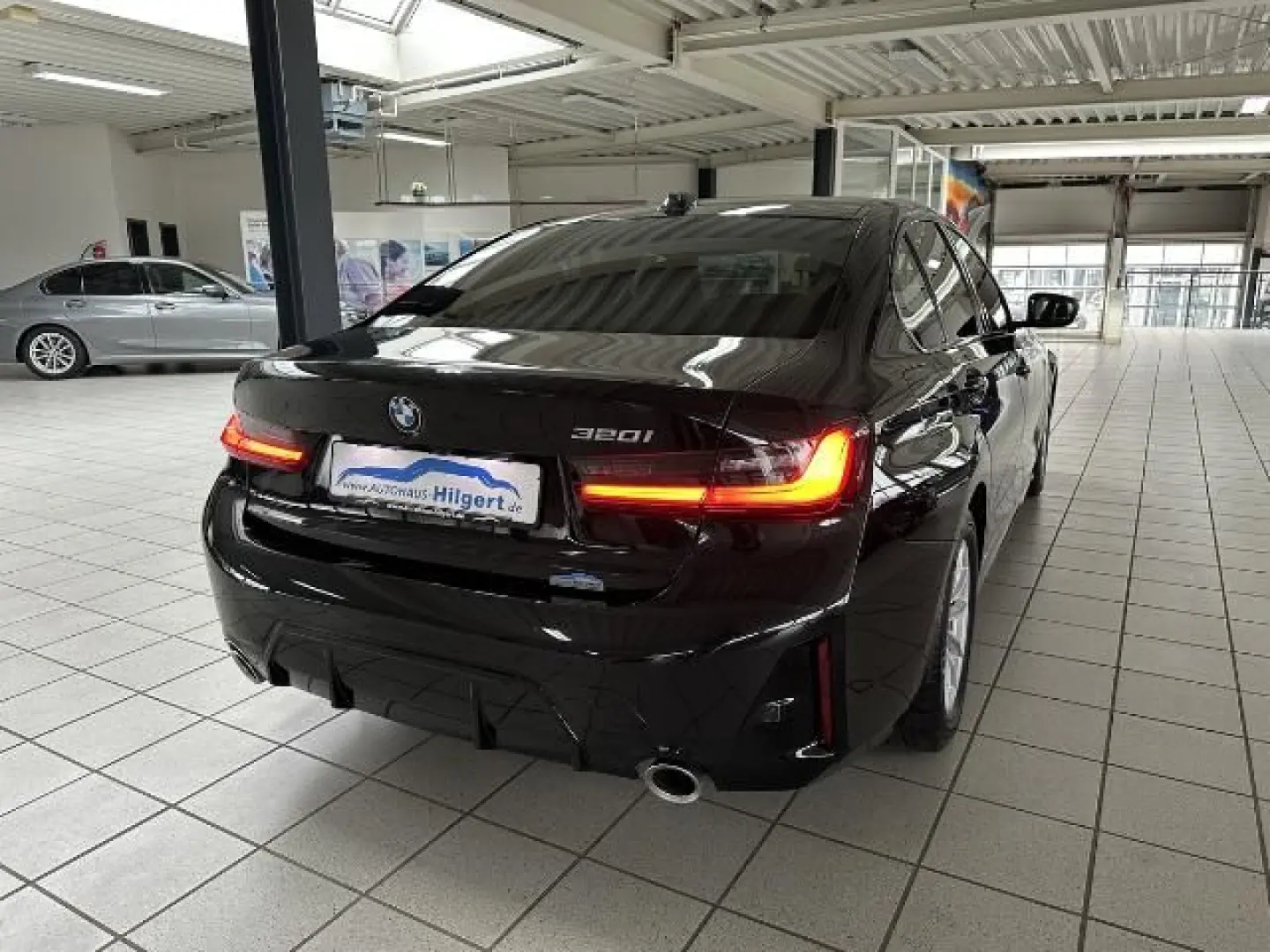320 i Limousine M Sport HUD LED Kamera Navi. Sit