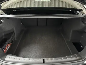 320 i Limousine M Sport HUD LED Kamera Navi. Sit