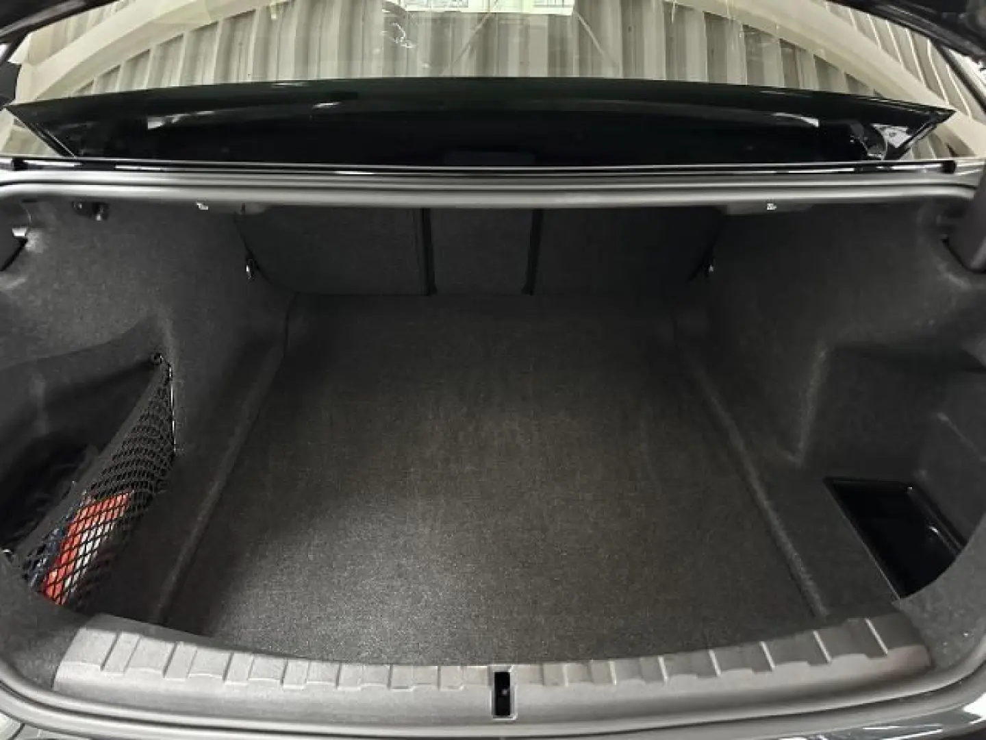 320 i Limousine M Sport HUD LED Kamera Navi. Sit