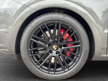 Cayenne GTS Coupe | PDCC | Hinterachslenkung |