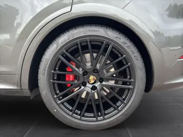 Cayenne GTS Coupe | PDCC | Hinterachslenkung |