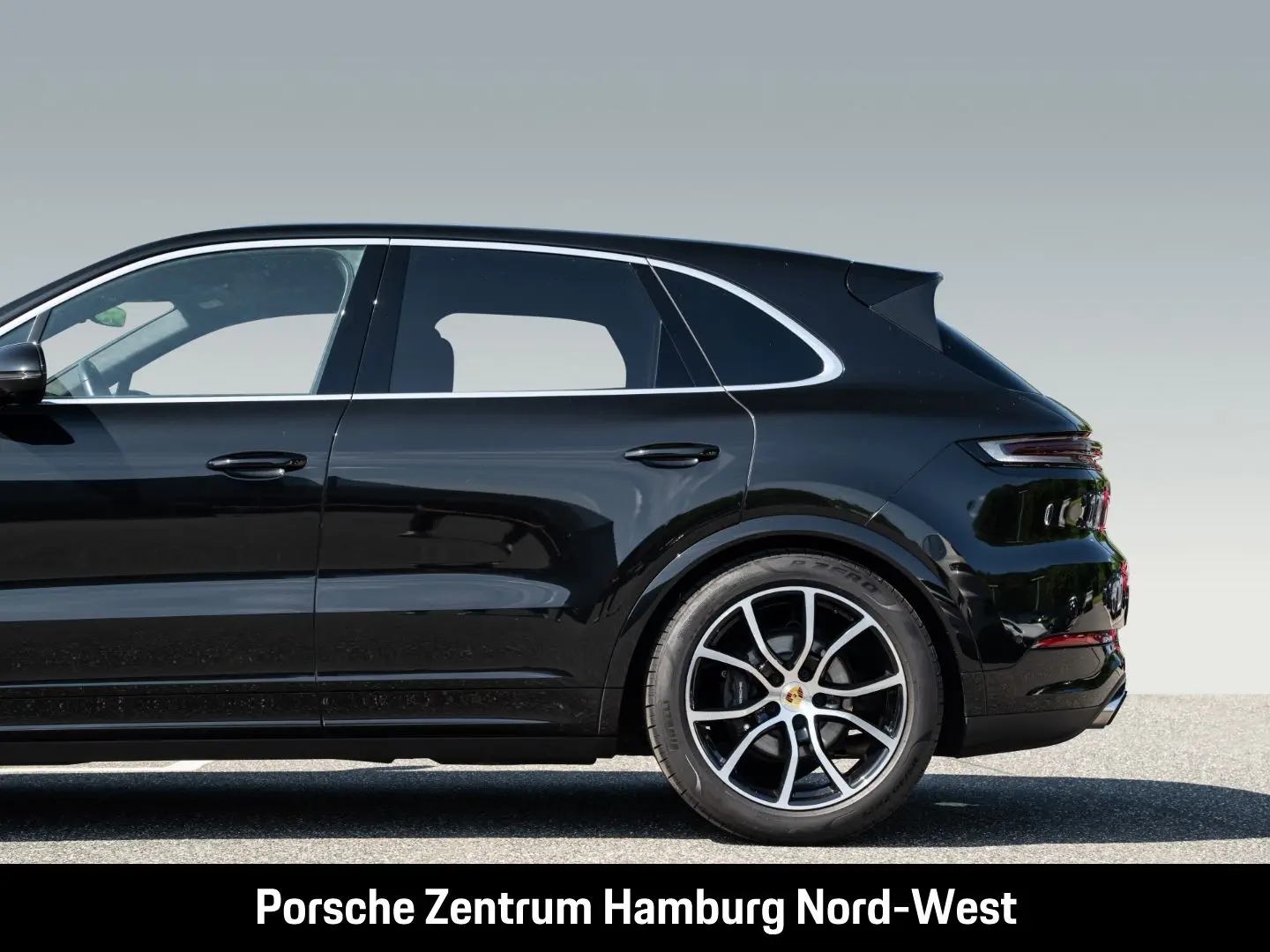 Cayenne PASM Panorama Dach BOSE 21-Zoll HUD 360°