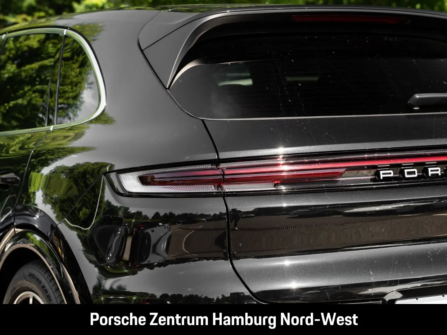 Cayenne PASM Panorama Dach BOSE 21-Zoll HUD 360°