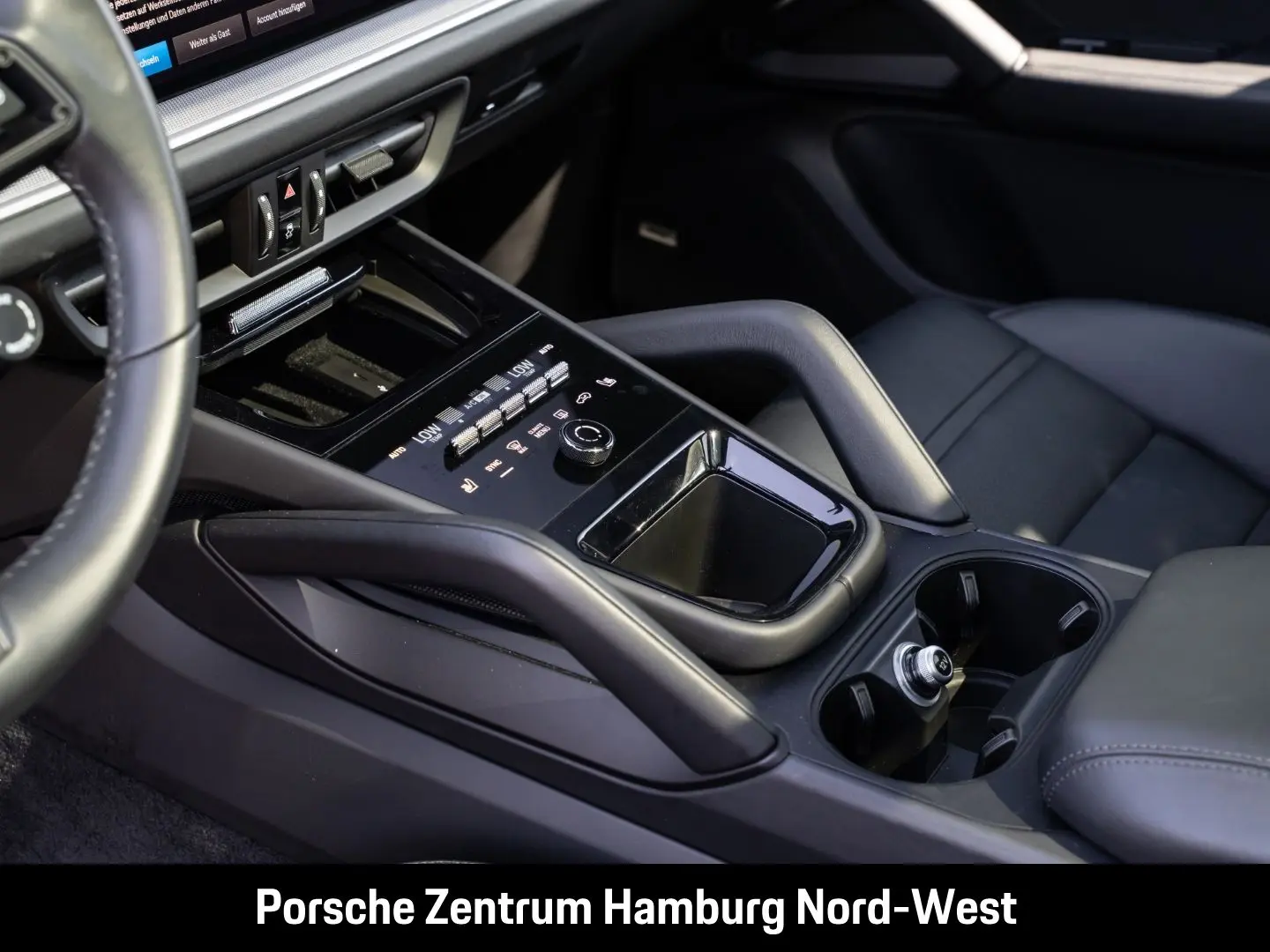 Cayenne PASM Panorama Dach BOSE 21-Zoll HUD 360°