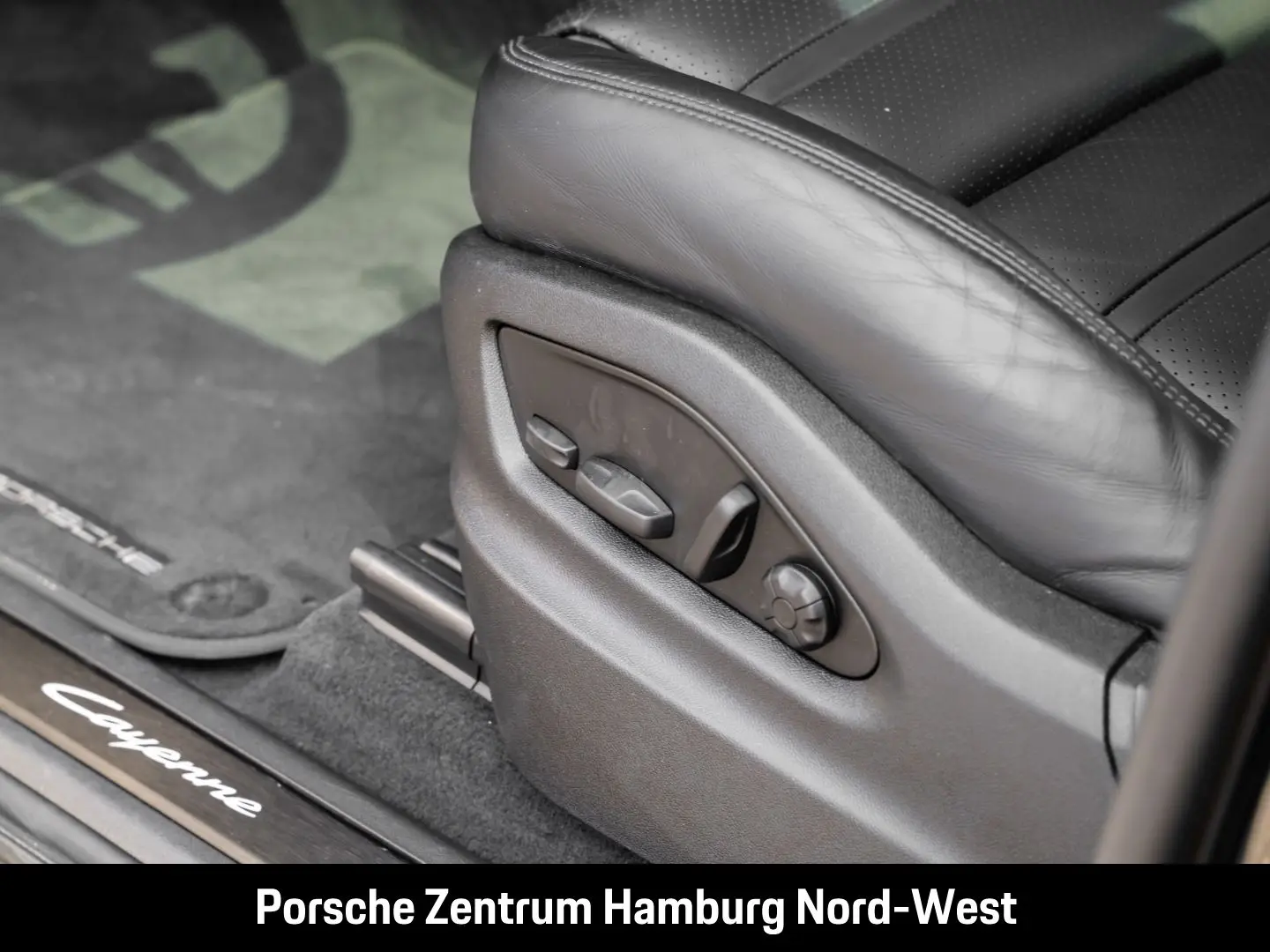 Cayenne PASM Panorama Dach BOSE 21-Zoll HUD 360°