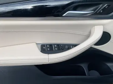 X4 xDrive 30 iA*UPE *adaptive LED