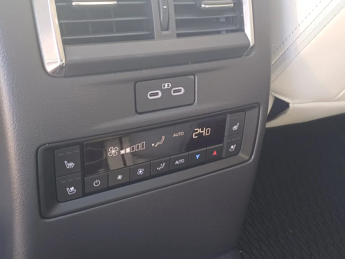 Mazda CX-80 2.5L E-SKYACTIV PHEV 327 CP 4wd Takumi Plus
