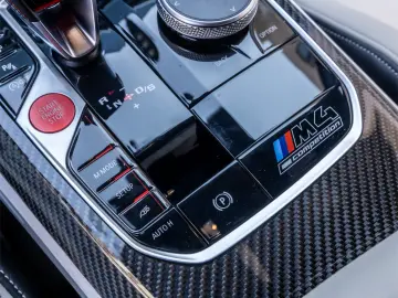 BMW M4 Competition M xDrive 2022 // G82