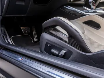 BMW M4 Competition M xDrive 2022 // G82