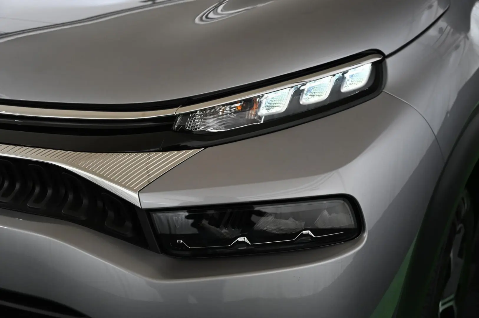 Citroën C3 Aircross 1.2 PT 110 PLUS LED/NAVI/PDC/