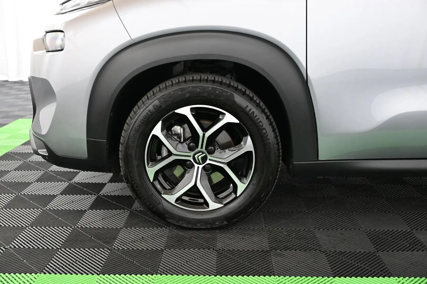 Citroën C3 Aircross 1.2 PT 110 PLUS LED/NAVI/PDC/