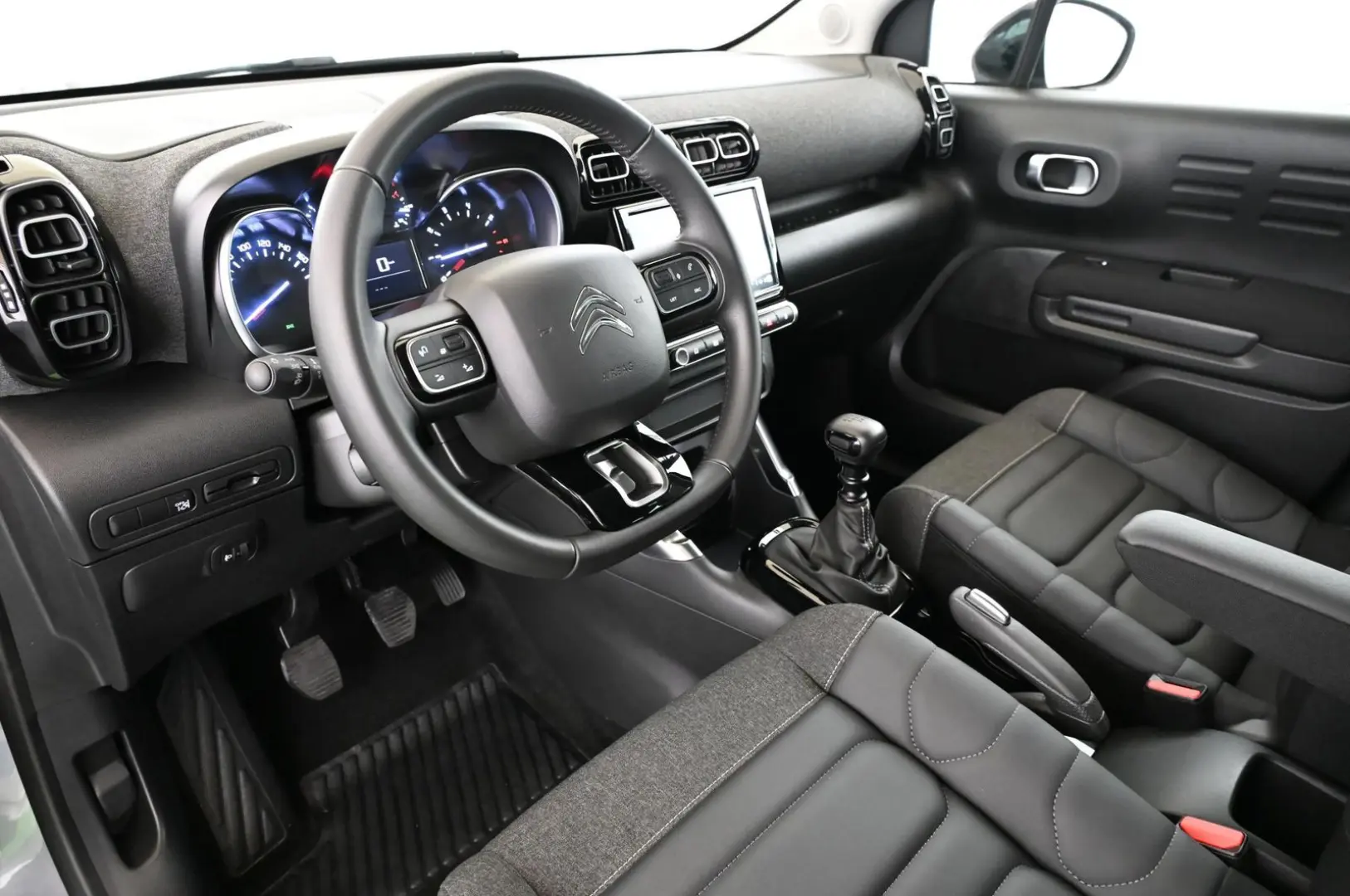 Citroën C3 Aircross 1.2 PT 110 PLUS LED/NAVI/PDC/
