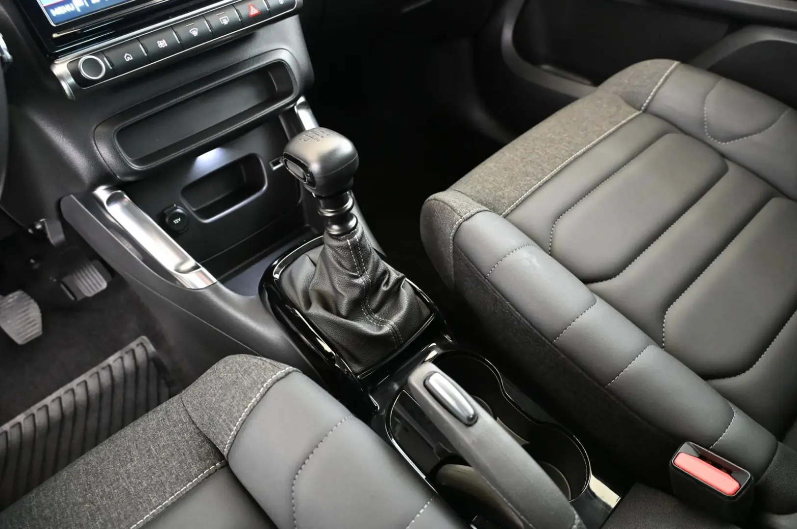Citroën C3 Aircross 1.2 PT 110 PLUS LED/NAVI/PDC/