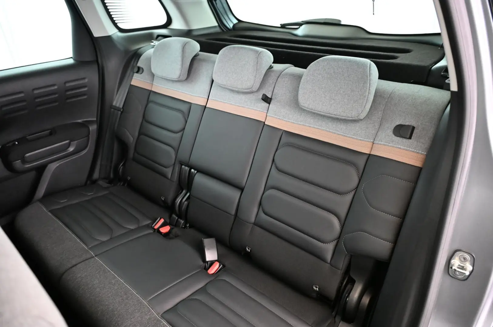 Citroën C3 Aircross 1.2 PT 110 PLUS LED/NAVI/PDC/