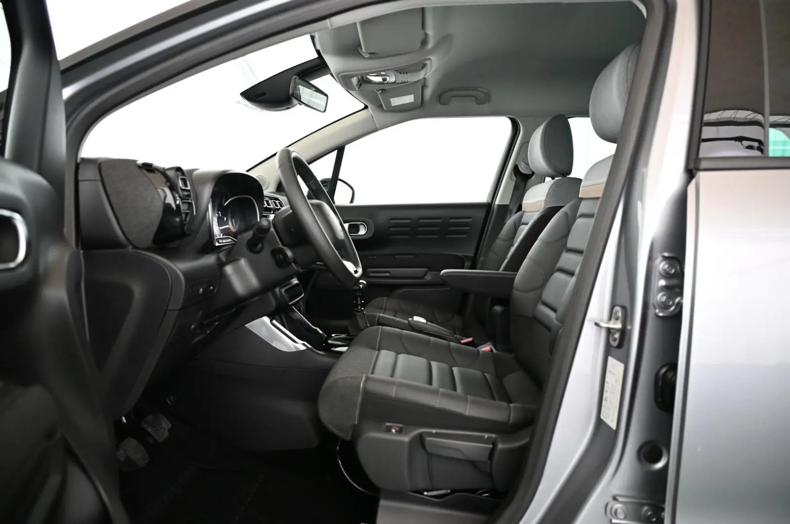 Citroën C3 Aircross 1.2 PT 110 PLUS LED/NAVI/PDC/