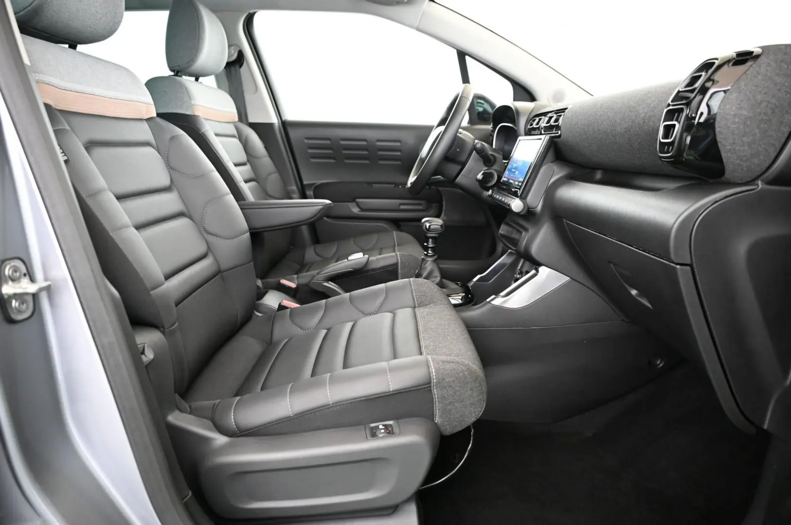 Citroën C3 Aircross 1.2 PT 110 PLUS LED/NAVI/PDC/