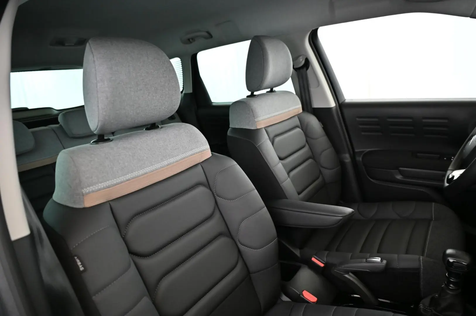 Citroën C3 Aircross 1.2 PT 110 PLUS LED/NAVI/PDC/