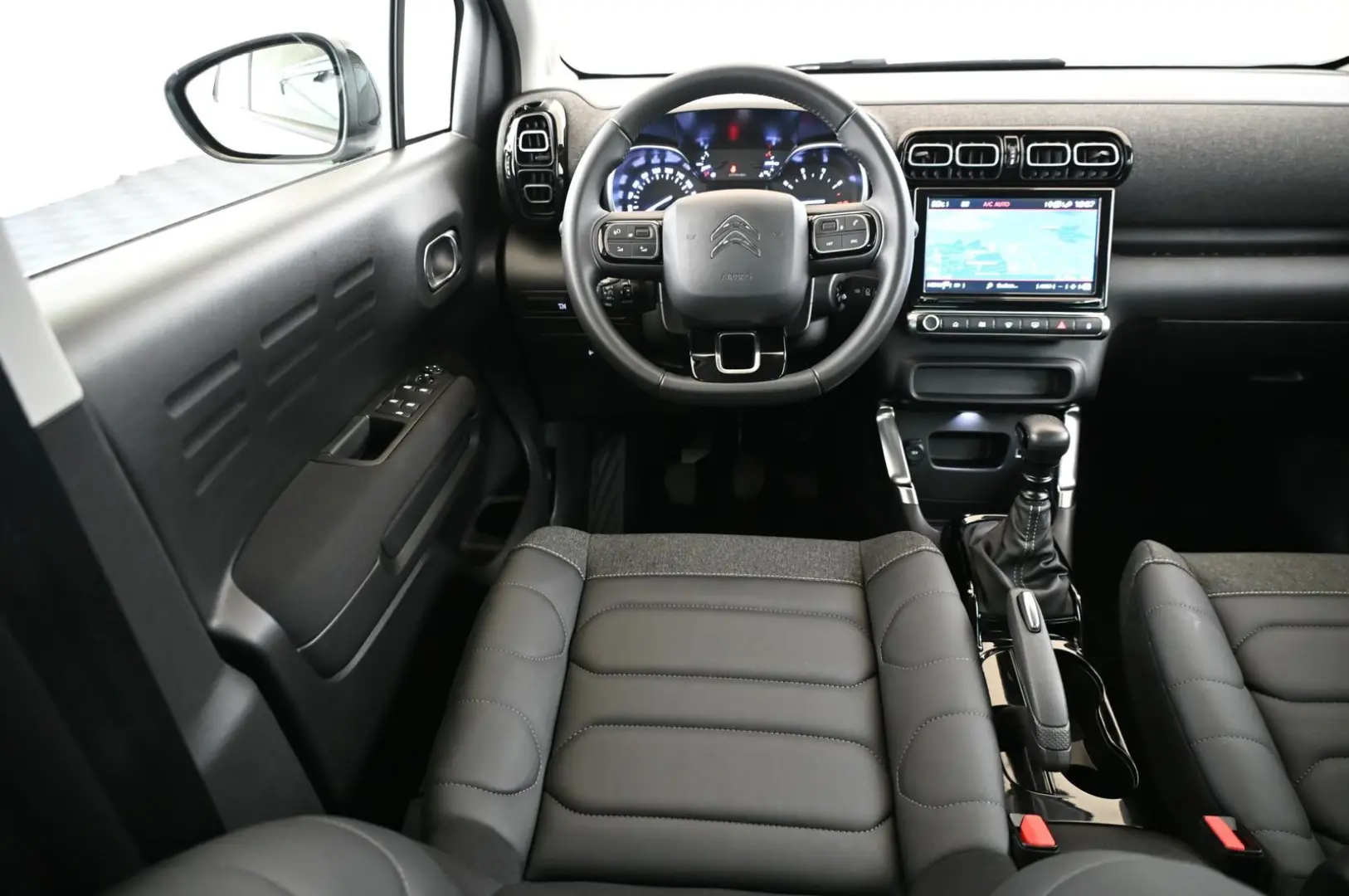 Citroën C3 Aircross 1.2 PT 110 PLUS LED/NAVI/PDC/