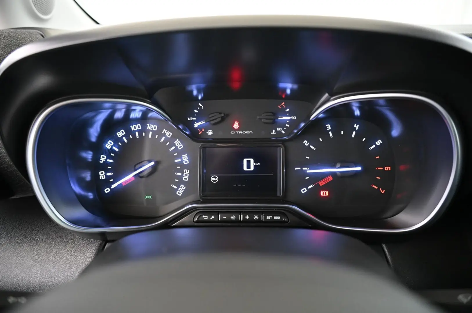 Citroën C3 Aircross 1.2 PT 110 PLUS LED/NAVI/PDC/