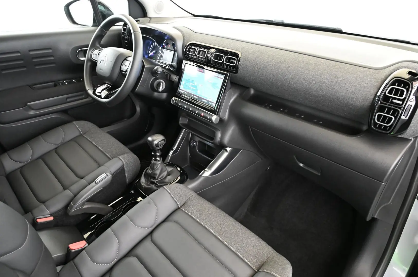 Citroën C3 Aircross 1.2 PT 110 PLUS LED/NAVI/PDC/