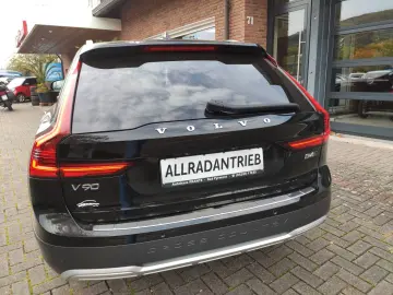 V90 Cross Country Pro AWD
