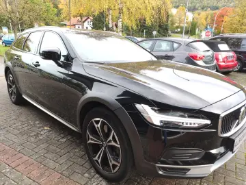 V90 Cross Country Pro AWD