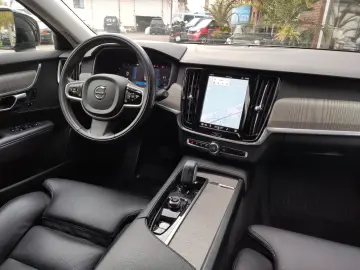 V90 Cross Country Pro AWD