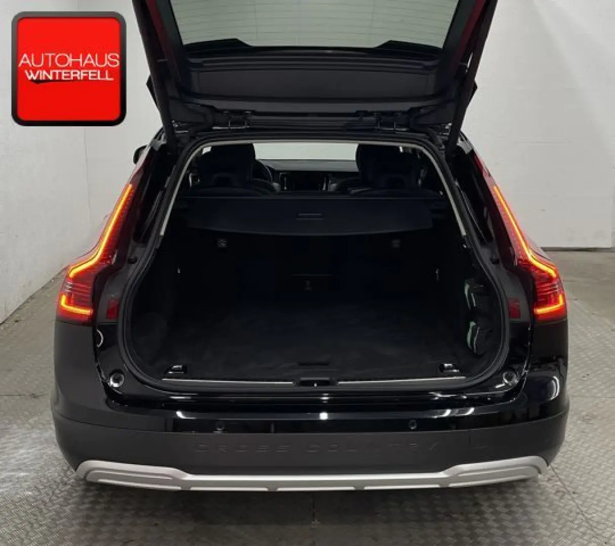 V90 Cross Country Plus AWD PANO+360+AHK+MEMO+H&K