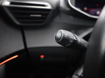 Peugeot 2008 GT-Line PureTech  LED Navi Kamera