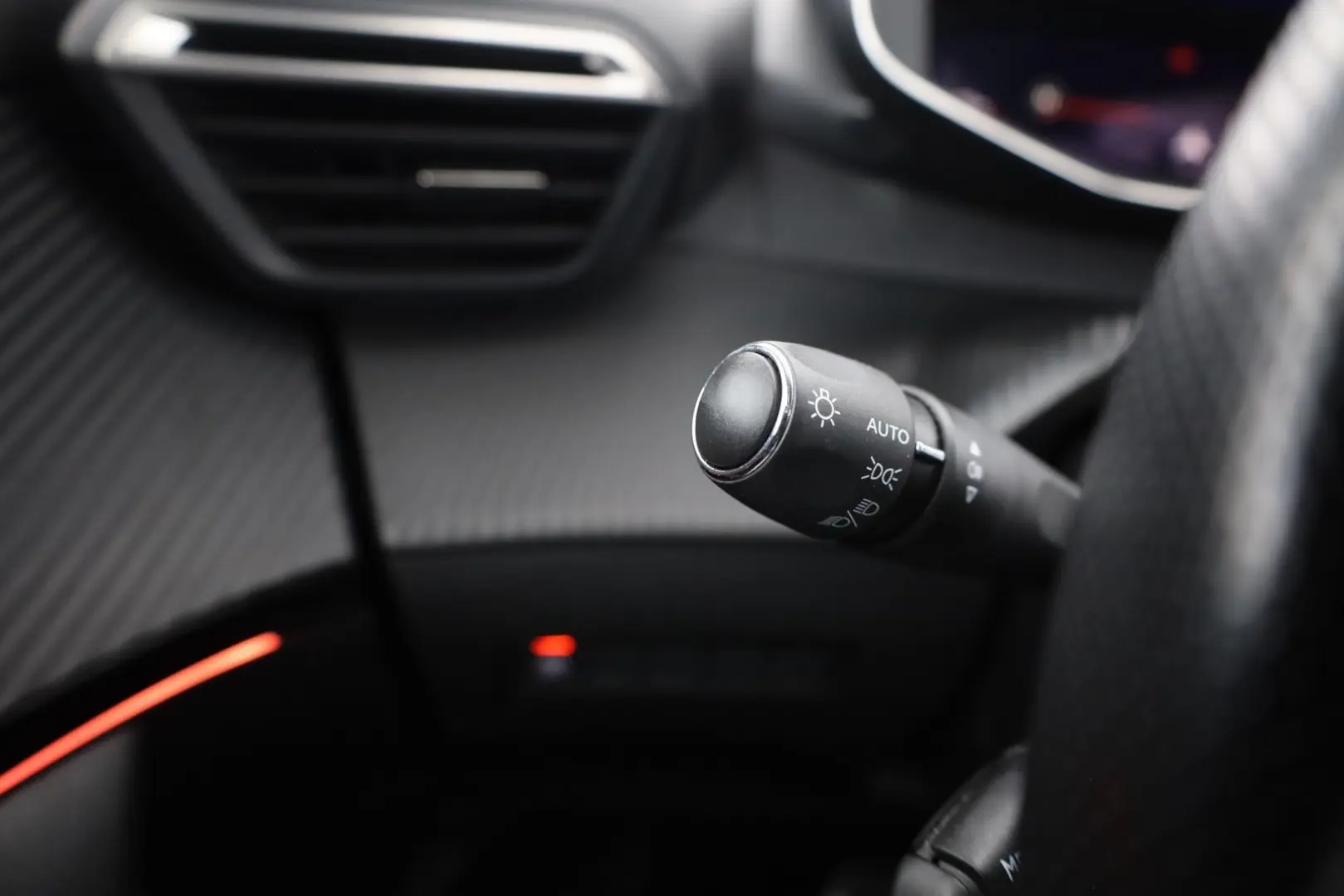 Peugeot 2008 GT-Line PureTech  LED Navi Kamera