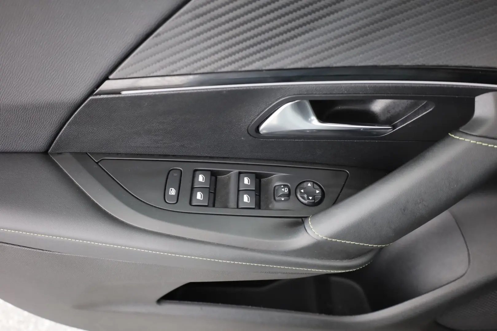 Peugeot 2008 GT-Line PureTech  LED Navi Kamera