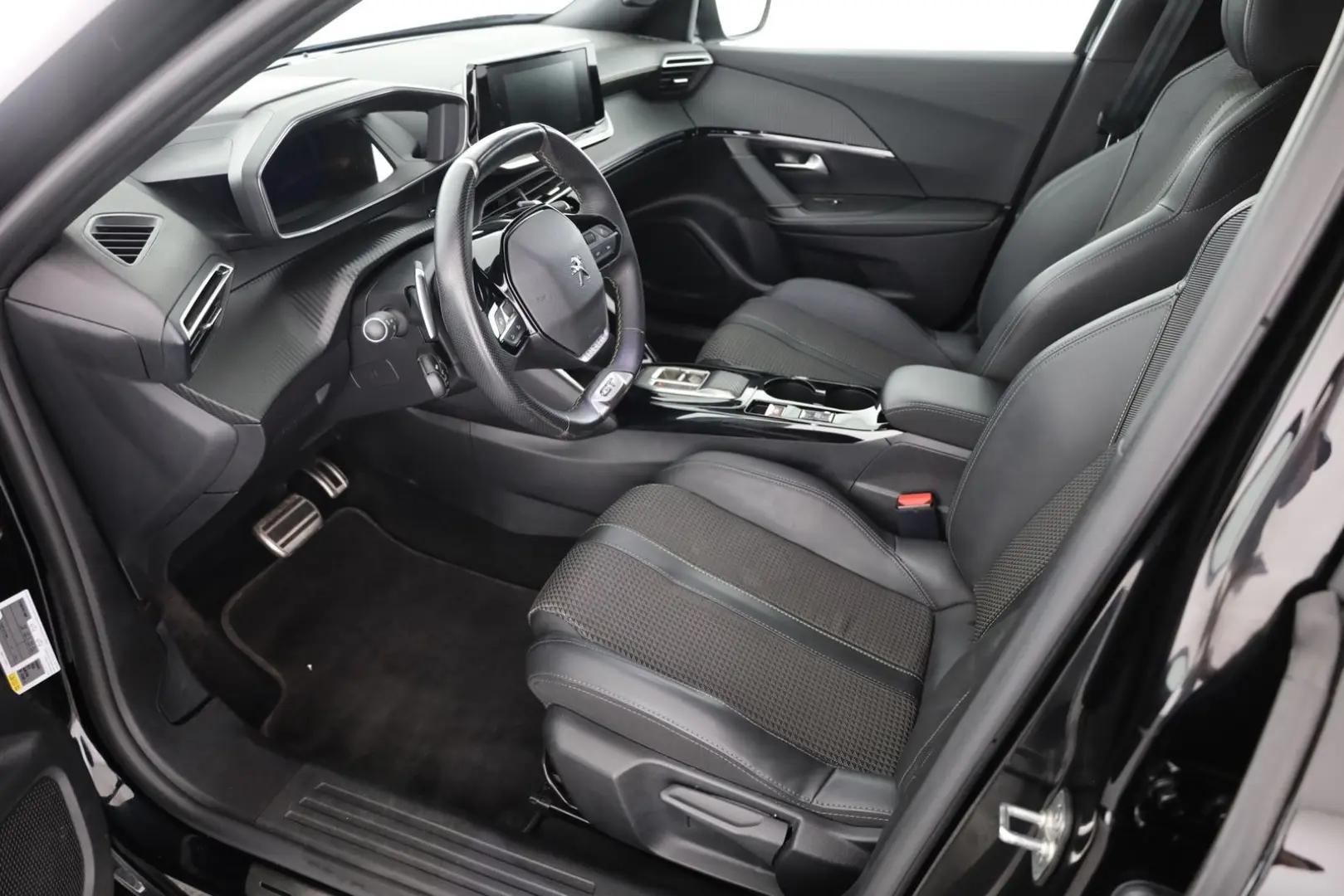 Peugeot 2008 GT-Line PureTech  LED Navi Kamera